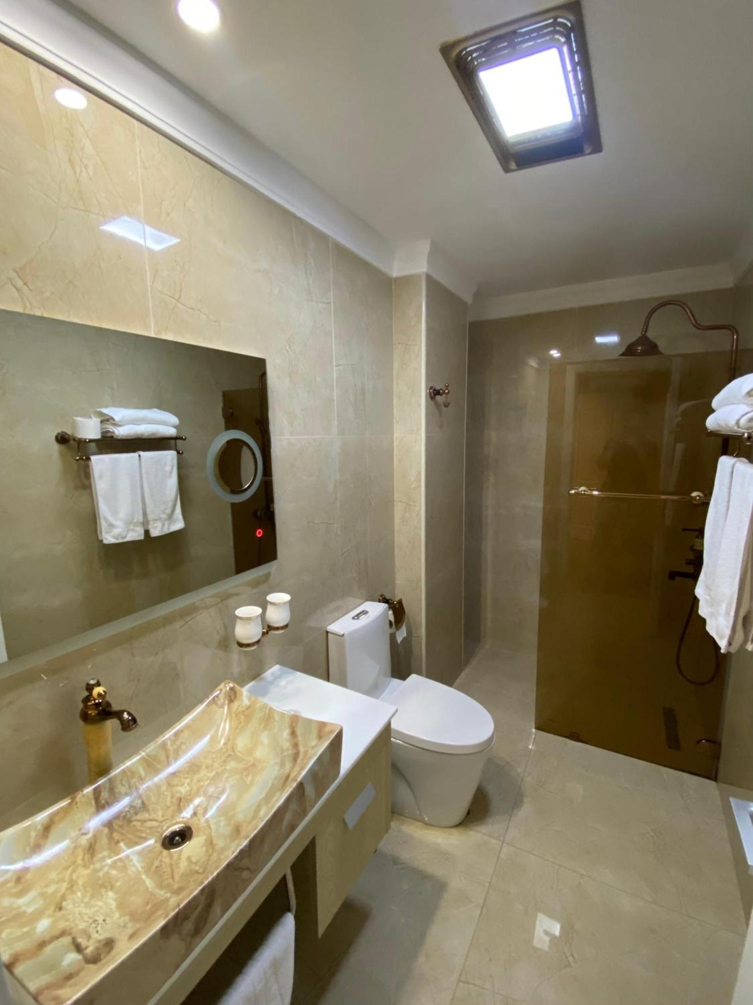 Hotel Brais Durrës 外观 照片